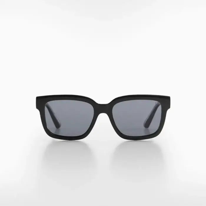 Polarised sunglasses